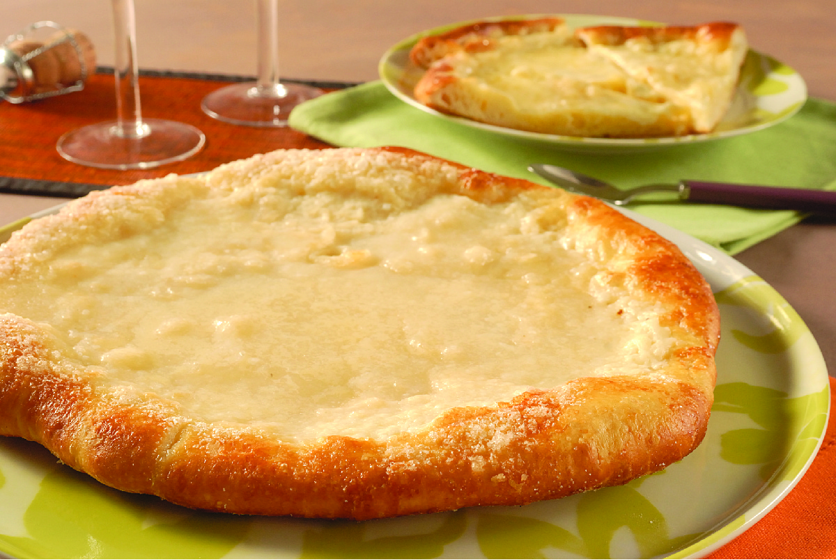 La Tarte Bressane : cette spécialité de Bourg-en-Bresse n'est pas une pizza mais bien un dessert (et c'est une tuerie)